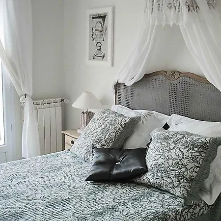 펜션 Sainte-maxime Sleeps 6 Pool Air Con 생트막시메