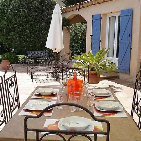Sainte-maxime Sleeps 6 Pool Air Con 펜션